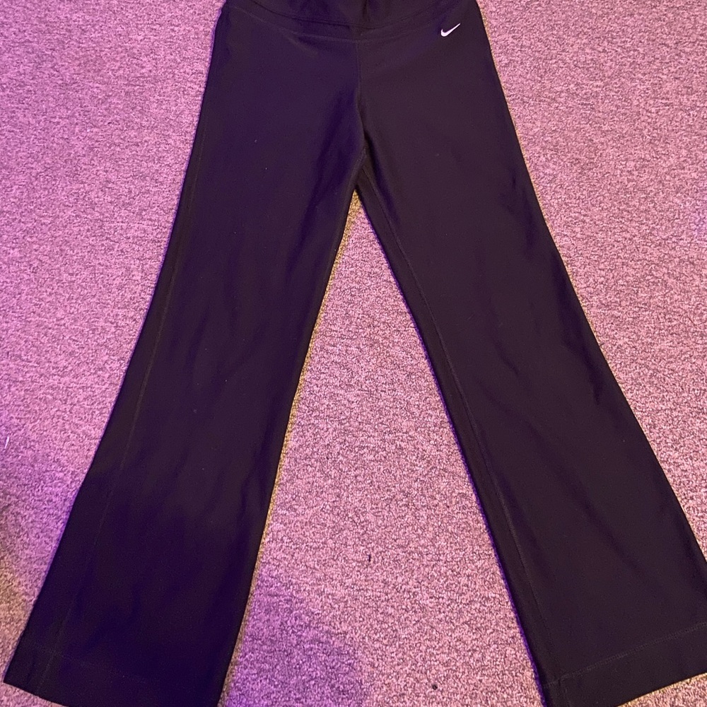 nikes yoga pants